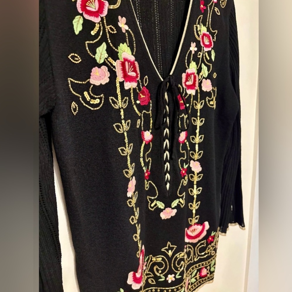 Luxury Designer Escada 45% Wool Floral Embroidery Sweater Size 6-8US Sku#73 - Picture 2 of 9